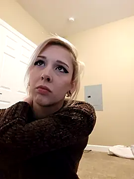 AmethystFoxx online show from December 18, 2025, 10:16 pm