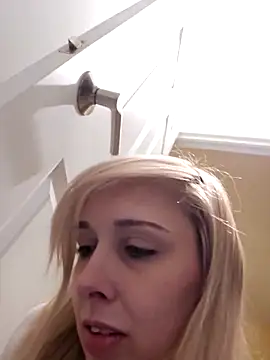 AmethystFoxx online show from December 21, 2025, 10:50 pm