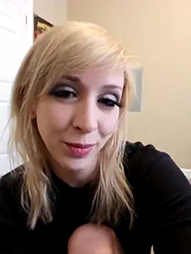 Snapshot of AmethystFoxx chatting on April 4, 2026, 5:21 pm AmethystFoxx online show from April 4, 2026, 5:21 pm