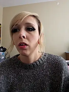 Snapshot of AmethystFoxx chatting on May 6, 2026, 9:31 pm AmethystFoxx online show from May 6, 2026, 9:31 pm
