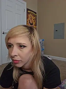 Snapshot of AmethystFoxx chatting on May 20, 2026, 6:36 pm AmethystFoxx online show from May 20, 2026, 6:36 pm