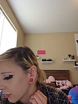 AmethystFoxx online show from June 20, 2026, 5:38 pm