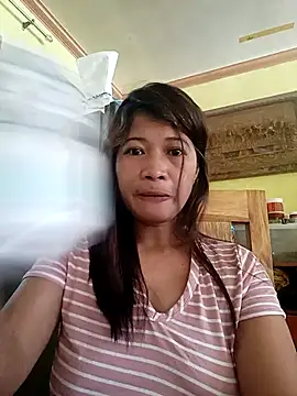 wildlavender69 online show from April 17, 2026, 12:46 am