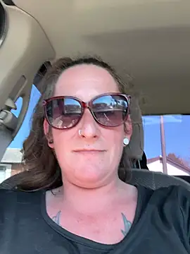 Mini And The Bear online show from May 31, 2026, 8:54 pm