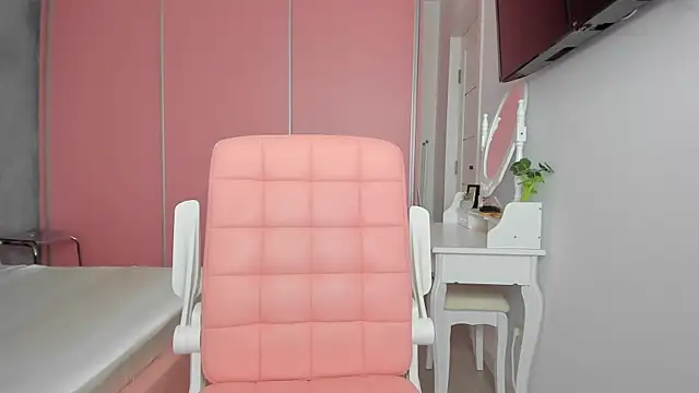 daddysgirl2222 online show from September 21, 2025, 8:05 am