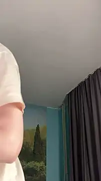 Snapshot of NinaVI chatting on December 1, 2024, 5:57 pm NinaVI online show from December 1, 2024, 5:57 pm