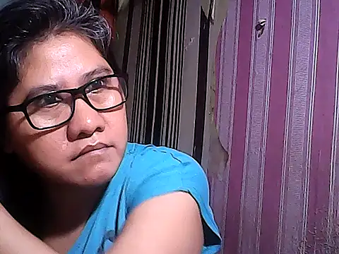 sweetsosie18 online show from November 10, 2025, 10:20 pm