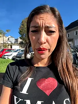 amanilouve online show from November 4, 2025, 11:53 am