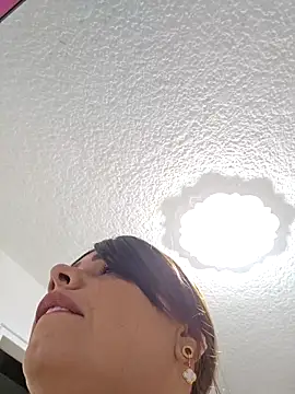 natalygolden69 online show from November 15, 2025, 1:18 pm