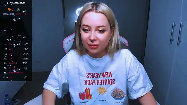 MonaLauu online show from January 31, 2025, 2:39 pm