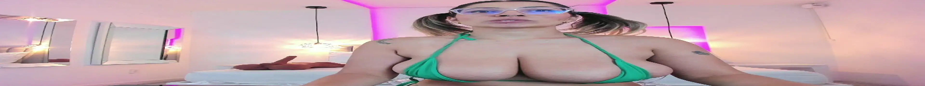 ValeryNova online show from January 4, 2025, 2:04 pm