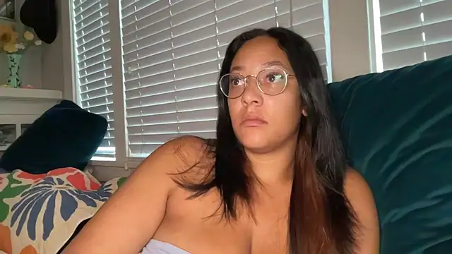 dreamyriri online show from April 5, 2026, 2:03 pm