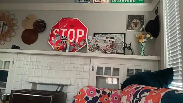 dreamyriri online show from April 16, 2026, 2:01 am