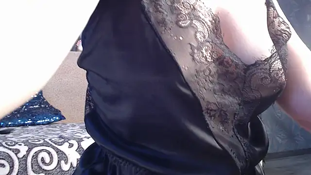 Ria 23 online show from November 17, 2025, 2:06 am