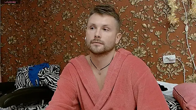 Snapshot of MartinBrandon chatting on October 12, 2025, 7:24 pm MartinBrandon online show from October 12, 2025, 7:24 pm