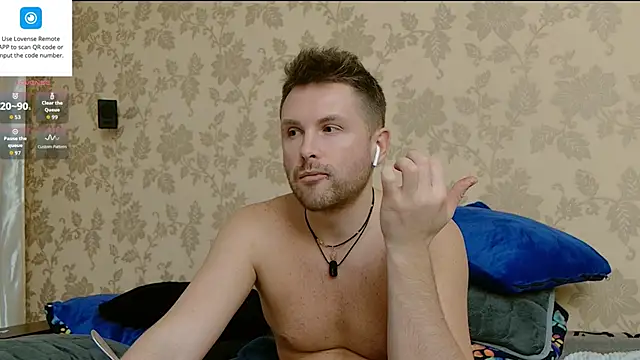 Snapshot of MartinBrandon chatting on November 13, 2025, 11:14 pm MartinBrandon online show from November 13, 2025, 11:14 pm