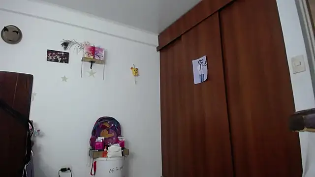 Snapshot of Moon_lunita chatting on May 21, 2026, 8:16 pm Moon lunita online show from May 21, 2026, 8:16 pm