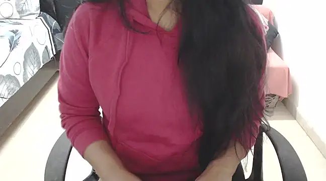 Snapshot of Princess_Sara chatting on December 18, 2024, 5:59 am Princess Sara online show from December 18, 2024, 5:59 am