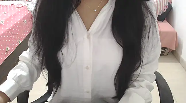 Snapshot of Princess_Sara chatting on January 14, 2025, 6:13 am Princess Sara online show from January 14, 2025, 6:13 am