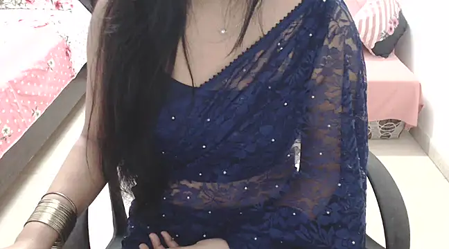 Snapshot of Princess_Sara chatting on January 15, 2025, 6:33 am Princess Sara online show from January 15, 2025, 6:33 am