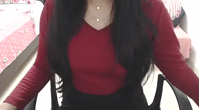 Snapshot of Princess_Sara chatting on February 6, 2025, 6:18 am Princess Sara online show from February 6, 2025, 6:18 am