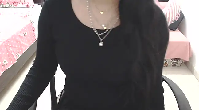 Snapshot of Princess_Sara chatting on February 7, 2025, 6:14 am Princess Sara online show from February 7, 2025, 6:14 am