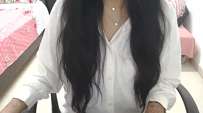 Snapshot of Princess_Sara chatting on February 26, 2025, 8:48 am Princess Sara online show from February 26, 2025, 8:48 am