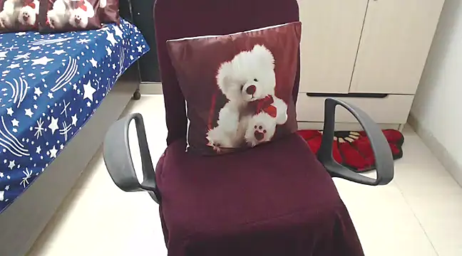 Snapshot of Princess_Sara chatting on March 8, 2025, 6:43 am Princess Sara online show from March 8, 2025, 6:43 am