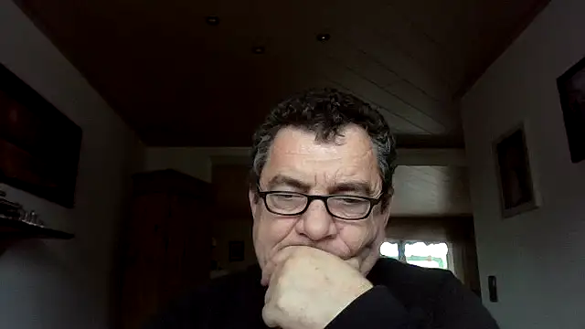 Snapshot of Nobbie444 chatting on November 13, 2025, 10:36 am Nobbie444 online show from November 13, 2025, 10:36 am