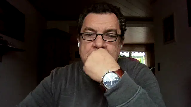 Snapshot of Nobbie444 chatting on November 19, 2025, 9:20 am Nobbie444 online show from November 19, 2025, 9:20 am