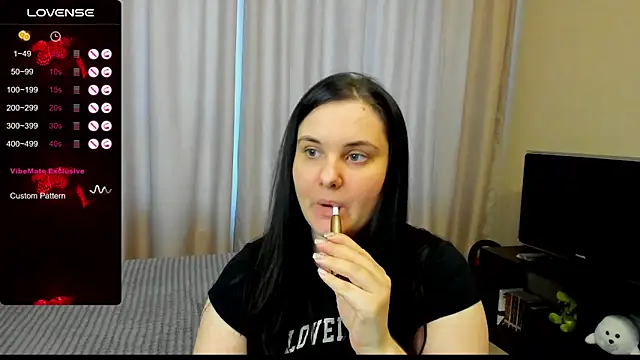 AlanaBrox online show from February 4, 2026, 12:22 pm