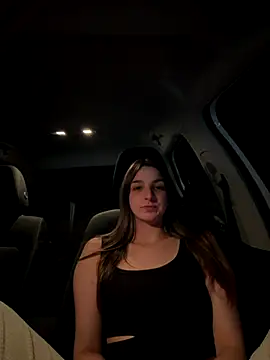 DoriDeluxe66 online show from November 18, 2025, 11:15 pm