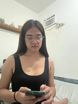 Snapshot of MarieLoveGlamorous chatting on January 30, 2025, 2:25 pm MarieLoveGlamorous online show from January 30, 2025, 2:25 pm