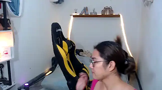 Snapshot of MarieLoveGlamorous chatting on February 23, 2025, 9:26 pm MarieLoveGlamorous online show from February 23, 2025, 9:26 pm