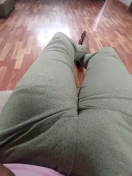 Snapshot of Stripkomal chatting on March 15, 2025, 12:45 pm Stripkomal online show from March 15, 2025, 12:45 pm