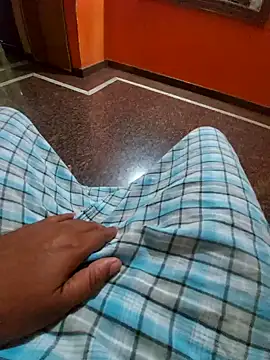 Snapshot of Stripkomal chatting on October 26, 2025, 4:24 pm Stripkomal online show from October 26, 2025, 4:24 pm