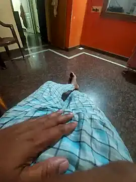 Snapshot of Stripkomal chatting on November 5, 2025, 4:29 pm Stripkomal online show from November 5, 2025, 4:29 pm