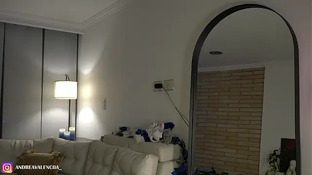 kendall ruiz online show from December 4, 2024, 2:42 am