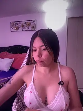 Snapshot of carolina16love chatting on May 19, 2026, 7:42 pm carolina16love online show from May 19, 2026, 7:42 pm