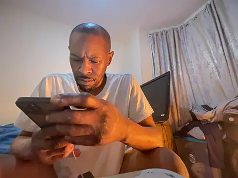 CuzzyB69 online show from March 7, 2025, 5:40 am