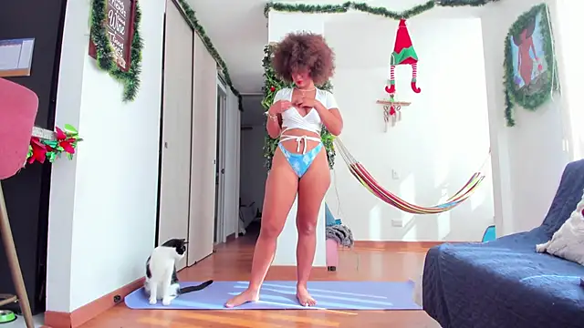 Snapshot of karlye_5 chatting on December 3, 2024, 1:54 pm karlye 5 online show from December 3, 2024, 1:54 pm