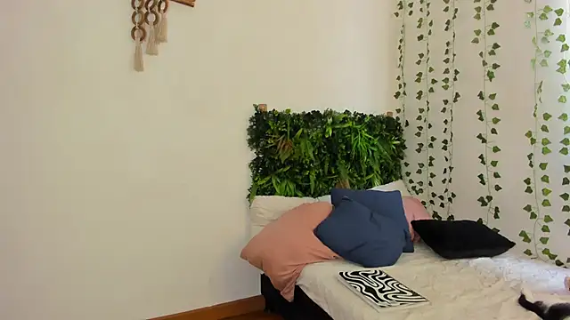 Snapshot of karlye_5 chatting on February 13, 2025, 5:33 pm karlye 5 online show from February 13, 2025, 5:33 pm