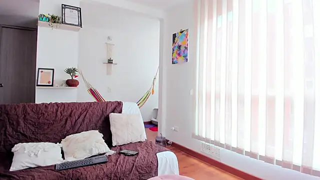 Snapshot of karlye_5 chatting on February 21, 2025, 4:48 pm karlye 5 online show from February 21, 2025, 4:48 pm