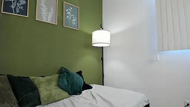 Snapshot of karlye_5 chatting on September 17, 2025, 12:18 pm karlye 5 online show from September 17, 2025, 12:18 pm