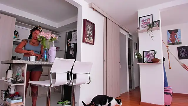 Snapshot of karlye_5 chatting on December 4, 2025, 1:09 pm karlye 5 online show from December 4, 2025, 1:09 pm