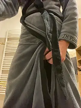 Snapshot of muschiliebhaber1@xh chatting on October 12, 2025, 5:28 am muschiliebhaber1xh online show from October 12, 2025, 5:28 am