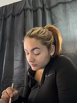 Snapshot of Emiily_W chatting on February 9, 2026, 1:26 pm Emiily W online show from February 9, 2026, 1:26 pm