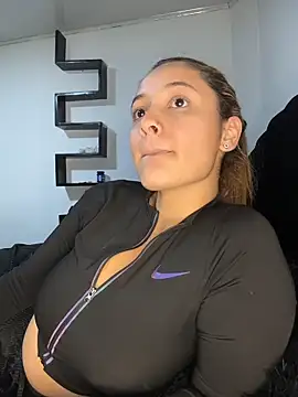 Snapshot of Emiily_W chatting on March 4, 2026, 6:25 pm Emiily W online show from March 4, 2026, 6:25 pm