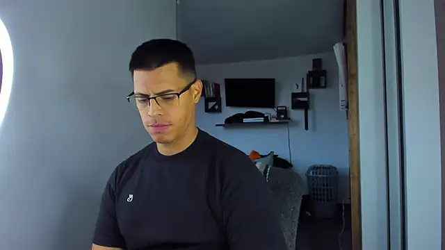 Snapshot of _John_Boy_ chatting on April 9, 2026, 10:59 pm John Boy online show from April 9, 2026, 10:59 pm