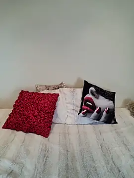 AureliaDoux online show from March 3, 2025, 3:42 pm